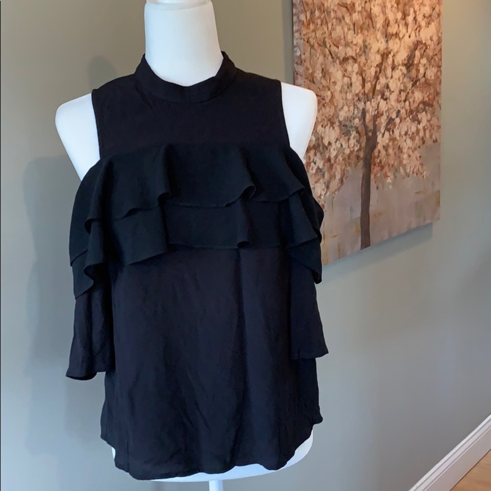 NWT Avec Les Filles cold shoulder ruffle top
